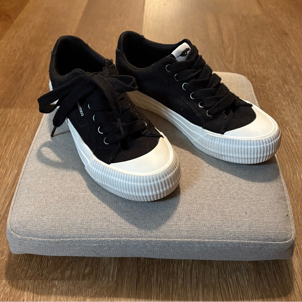 Women’s Plush Foam Rocket Dogs